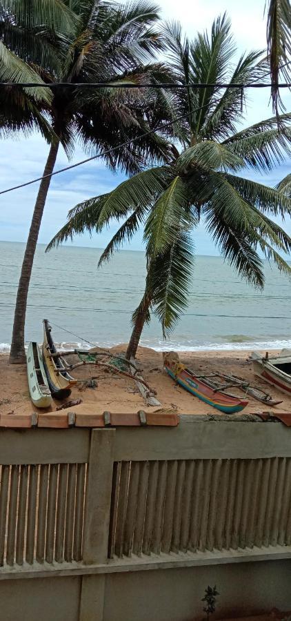 Amssler Beach Stay Kalutara Exterior foto